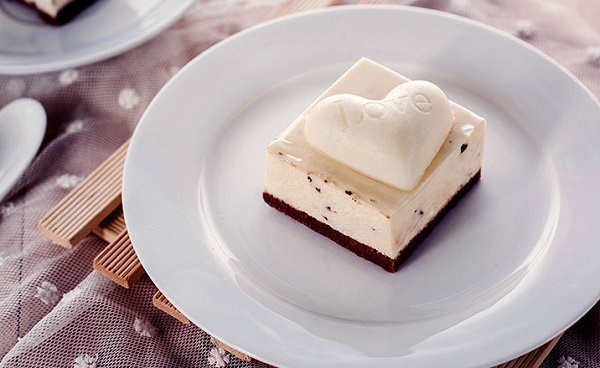 Lover in Castle蛋糕切片 - 超声波食品切片机