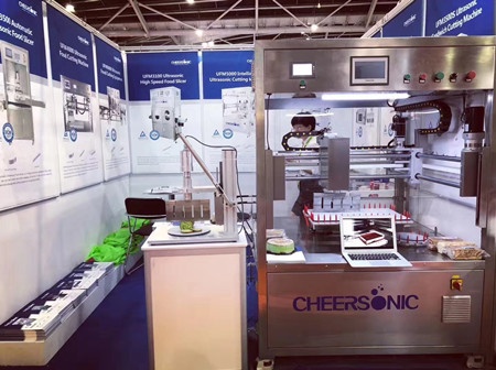 用于糕点的超声波食品切割设备 - 超音波切割 - 杭州驰飞超声波